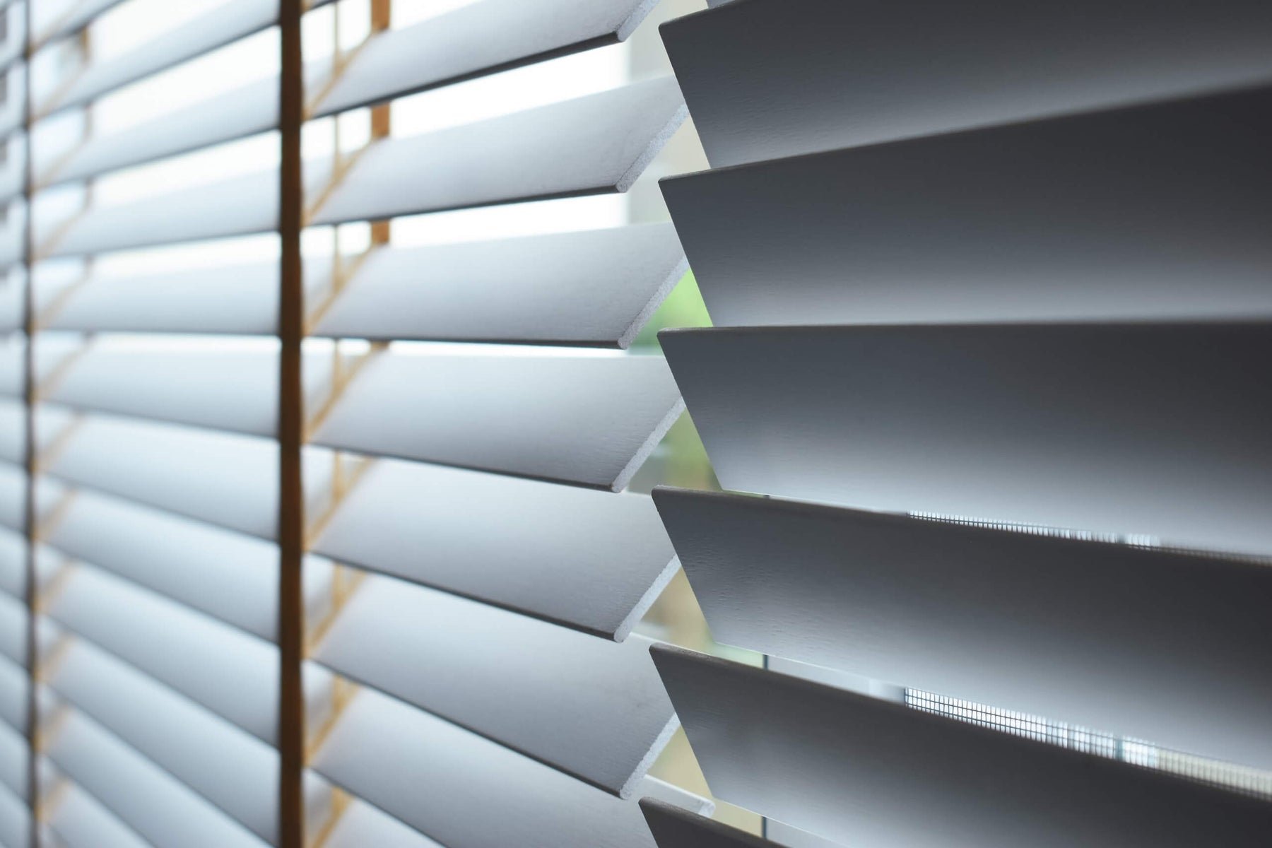 8 Benefits of Using Blinds Over Your Windows
